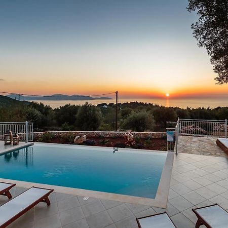 Fiscardo Luxury Stone Villa Alex ,With Sunset View! ฟิสคาร์โด ภายนอก รูปภาพ