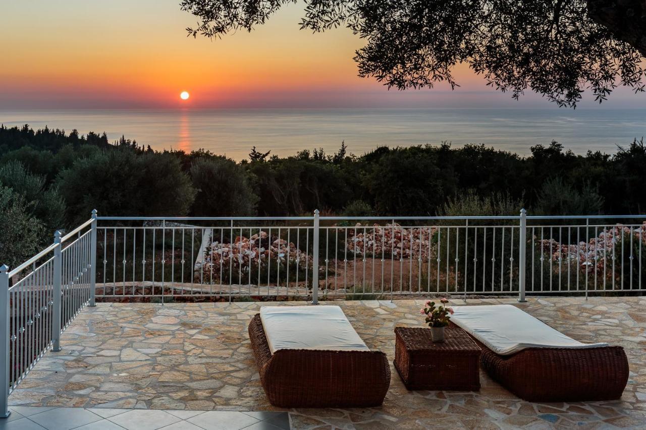 Fiscardo Luxury Stone Villa Alex ,With Sunset View! ฟิสคาร์โด ภายนอก รูปภาพ